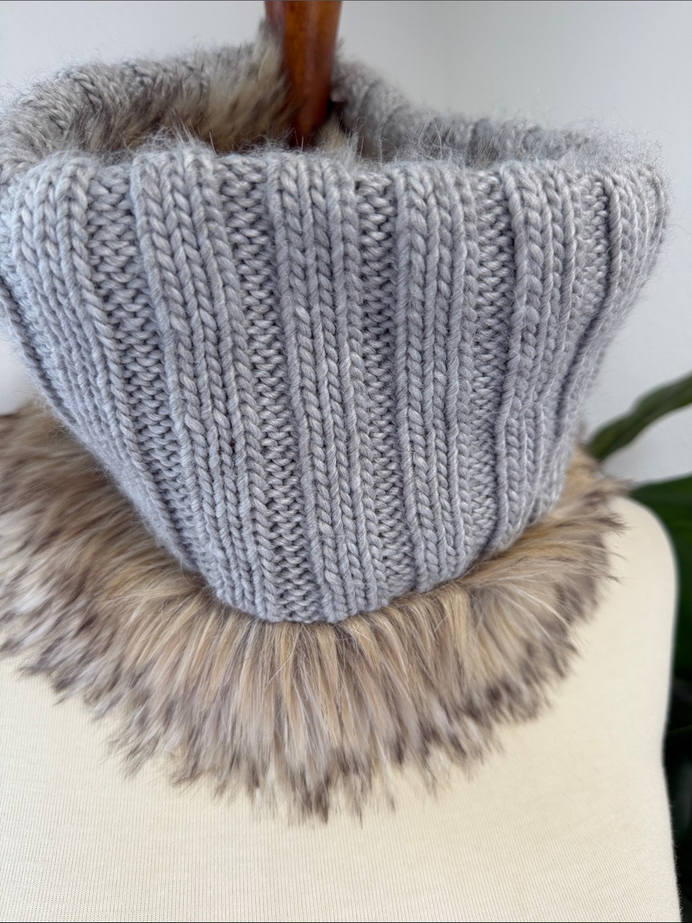 American Eagle Outfitters Infinity Scarf - Picture 4 of 6